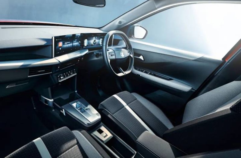 Two choices, all you need. https://www.halesowenmotorhouse.co.uk/assets/media/fronterainterior.jpeg