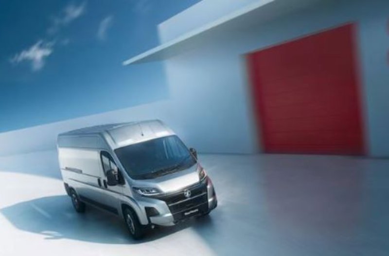 Safety first https://www.halesowenmotorhouse.co.uk/assets/media/movanoonthemove.jpeg