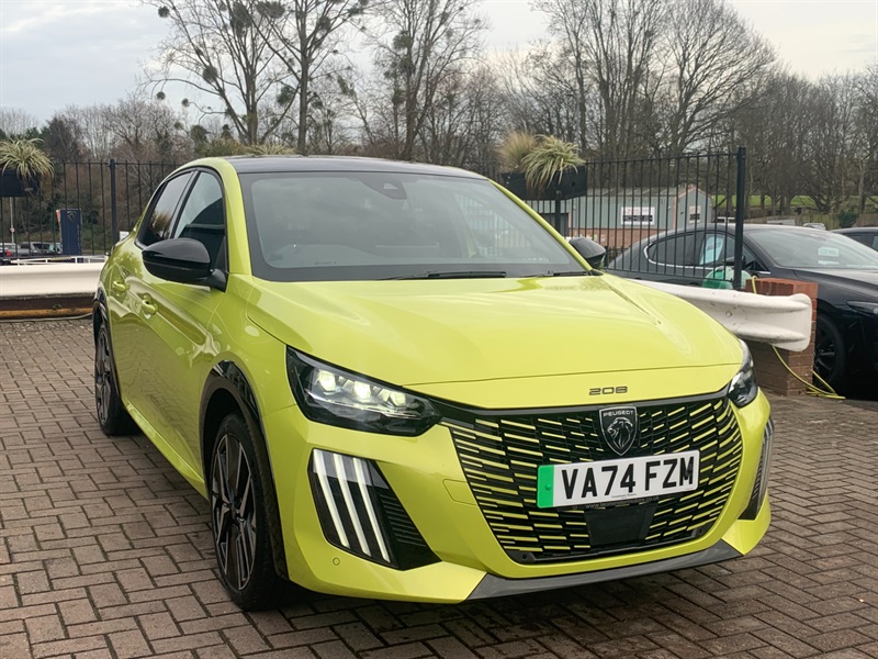 PEUGEOT E-208